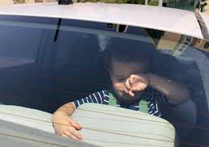 وفاة طفل إثر نسيانه داخل سيارة بالنقب