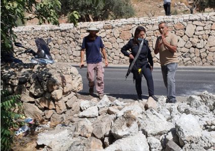 الاحتلال يهدم جدارا استناديا في سلوان