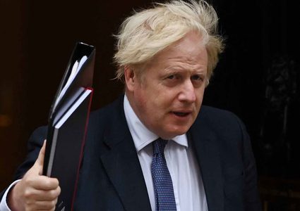 بوريس جونسون يعد بدعم اللاجئين الأفغان