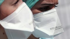 للحماية من كورونا.. دراسة تحسم الجدل بشأن فاعلية القناع