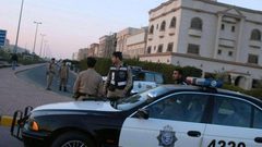 "جريمة مروعة" تهز الكويت.. ترك الشرطة بالباب ونحر شقيقته