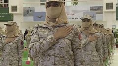 أول دفعة نسائية في القوات المسلحة السعودية