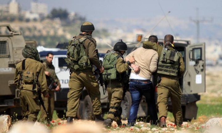 قوات الاحتلال تعتقل شابين ويقتحم منازل في بيت لحم