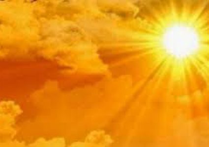 الطقس: أجواء صيفية ولا يطرأ تغير على درجات الحرارة