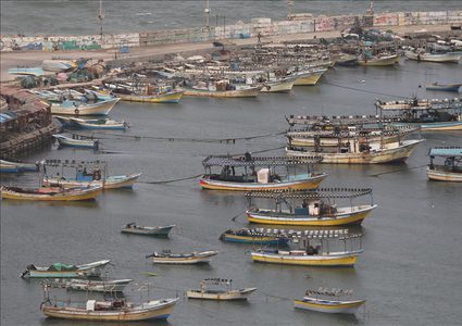 لجان الصيادين: فقدان الاتصال بمركب صيد في بحر رفح