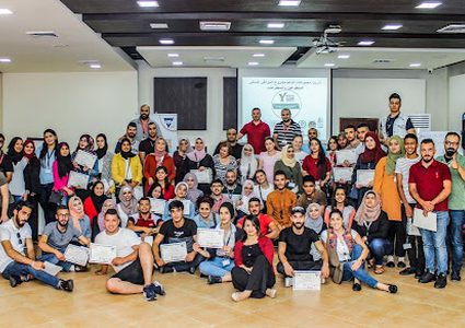جمعية الشابات المسيحية تخرج طلبة إدارة المكاتب للبرنامج المهني