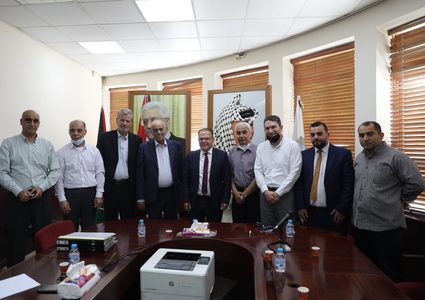 لجنة إدارة بلدية نابلس الجديدة تتسلم مهام عملها رسميا