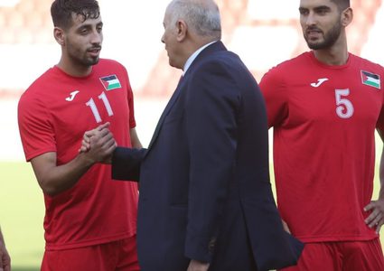 الرجوب يتمنى التوفيق للدباغ في مسيرته الاحترافية