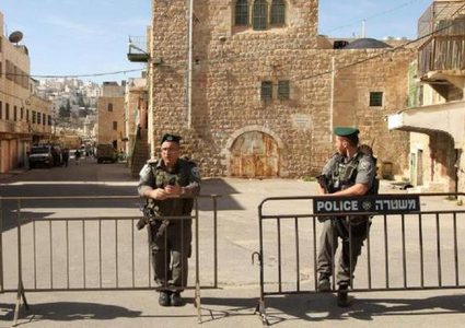الاحتلال يغلق الحرم الابراهيمي لتأمين احتفالات المستوطنين