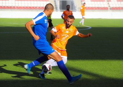 "جبل المكبر" أول المتأهلين لنصف النهائي بعد تعادله مع "هلال القدس