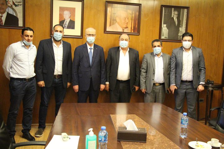 محافظ نابلس يهنئ " النجاح" على تصنيفها ضمن أفضل 500 جامعة عالميا