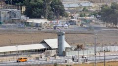 الاحتلال ينتهك حقوق أسرى "حوارة" ويقدم لهم طعاماً منتهي الصلاحية