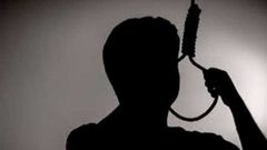 مصري يقدم على شنق نفسه في ظروف غامضة