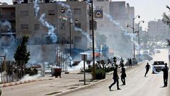 الاحتلال يقمع مسيرة طلابية على المدخل الشمالي لبيت لحم