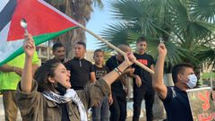 أهالي حيفا وأم الفحم يتظاهرون رفضا للاعتداء على الأسرى