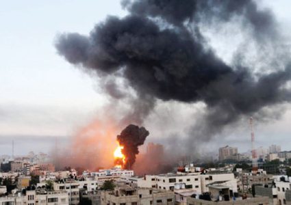 طائرات الاحتلال تقصف مواقع في غزة