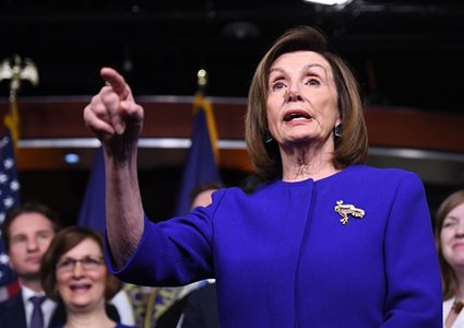 بيلوسي تعلق على مزاعم تعذيب موظف إغاثة سعودي