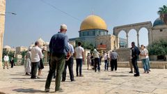 مستوطنون يقتحمون باحات المسجد الأقصى