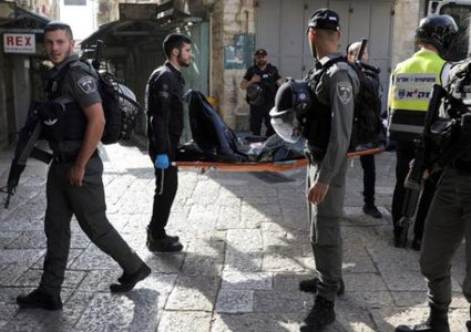 الاحتلال يزعم وقوع اصابتين بعملية طعن في القدس
