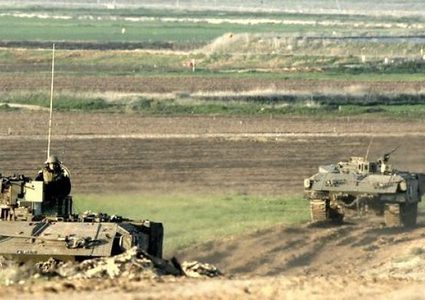 آليات الاحتلال تتوغل في بلدة لاهيا وتشرع بعمليات تجريف