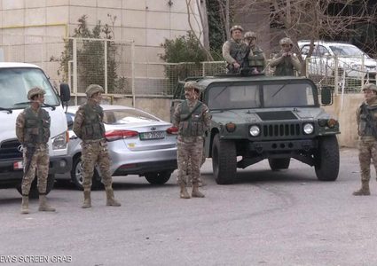 الأردن: مواطن يهاجم بنك بسبب معاملة بنكية