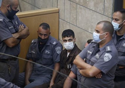 محامي هيئة شؤون الأسرى والمحررين يزور أسرى نفق الحرية الليلة