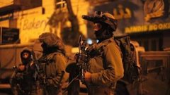 الخليل: الاحتلال يعتقل طفلا من بيت أمر