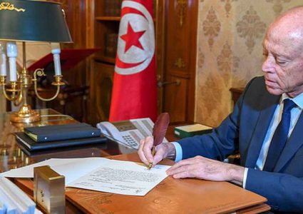 خلافات تتجدد بين رئيس تونس والنهضة حول البرلمان والدستور