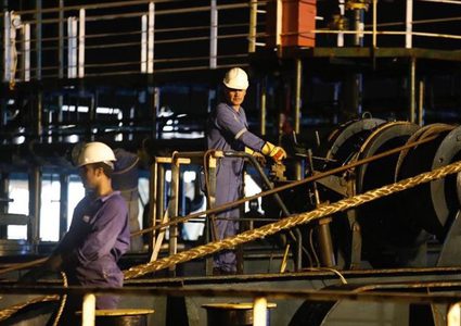 النفط يحقق مكاسب أسبوعية بـ 4% بعد تداعيات إعصارَي أميركا