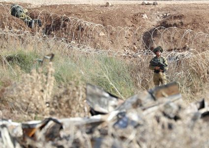 جيش الاحتلال يزعم إحباط محاولة تهريب أسلحة في منطقة غور الأردن