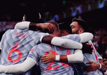 مانشستر يونايتد يكشف عن تراجع الإيرادات