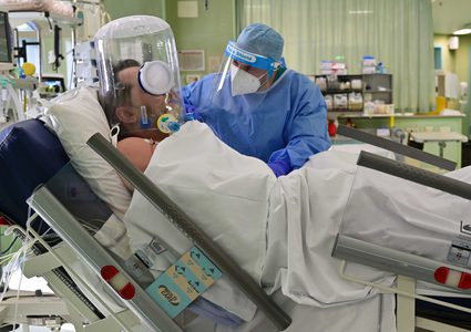 صحة الاحتلال: 30 وفاة بكورونا و6456 إصابة جديدة في "إسرائيل"