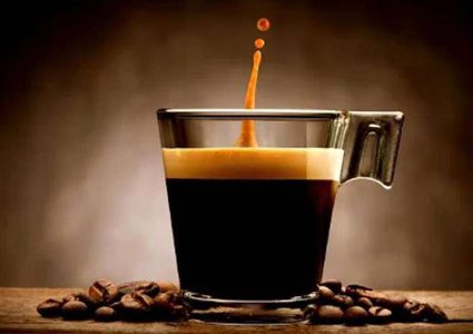 عدد فناجين القهوة المسموح بها يوميا.. خبيرة توضح