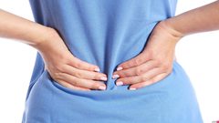 تحذير.. آلام الظهر قد تدل على الإصابة بسرطان الأمعاء