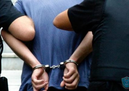 القبض على صاحب صفحة إلكترونية تسببت بوقوع شجار في الخليل