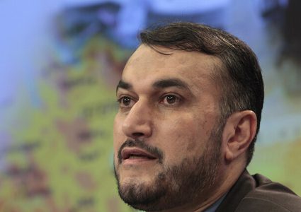 وزير خارجية إيران يجتمع مع ممثلين عن دول عربية منها السعودية