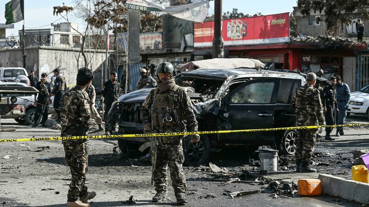 مقتل 5 أشخاص في هجوم بإطلاق نار و4 تفجيرات في مدينة جلال آباد
