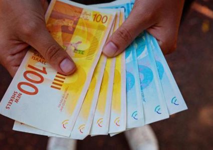 رفع الحد الأدنى للأجور إلى 1880 شيكل شهرياً