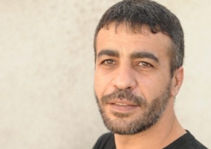 تردي الوضع الصحي للأسير ناصر أبو حميد والاحتلال يماطل بعلاجه