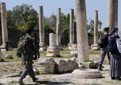 الاحتلال يغلق الموقع الأثري في سبسطية أمام المواطنين