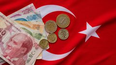 الليرة التركية تهوي لأدنى مستوياتها في ثلاثة شهور