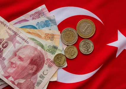 الليرة التركية تهوي لأدنى مستوياتها في ثلاثة شهور