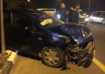 إصابة شابة بجراح خطيرة إثر تعرضها لحادث سير ذاتي