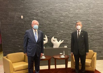 المالكي يطلع نظيره السنغافوري على أهم التطورات السياسية