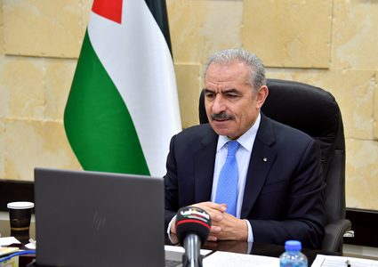 اشتية: الحكومة ستدرس تأجيل الانتخابات في غزة للمرحلة الثانية