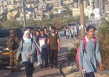 الاحتلال يعيق وصول طلبة مدرسة الساوية اللبن الثانوية