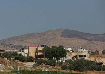 الصليب الأحمر يطلق مشروعا لدعم سكان الأغوار