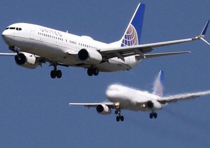 شركة طيران أمريكية تستعد لتسريح حوالي 600 موظف رفضوا التطعيم