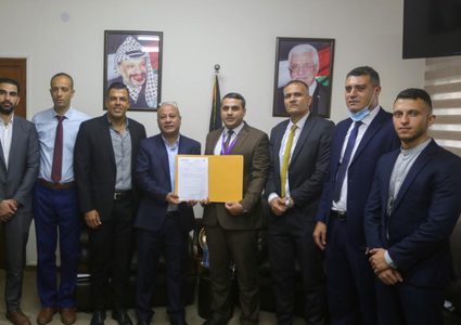 "الاقتصاد": اتفاقيات منح مالية لشركتين في التكنولوجيا والريادة