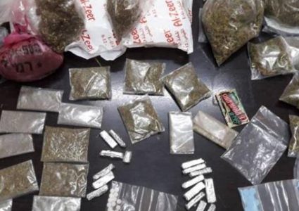 الأشغال الشاقة لـ15عاما وغرامة 20 ألف دينار لمدان ببيع مواد مخدرة